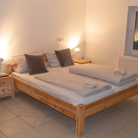 Διαμέρισμα Small Modern Flat With Personal Touch