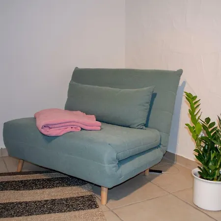 Lägenhet Small Modern Flat With Personal Touch